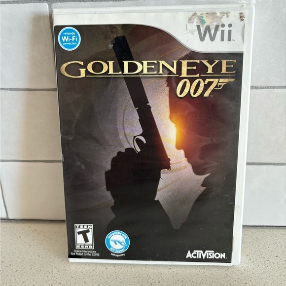 GoldenEye 007 (Nintendo Wii, 2010) complete James Bond CIB Complete - Picture 1 of 3